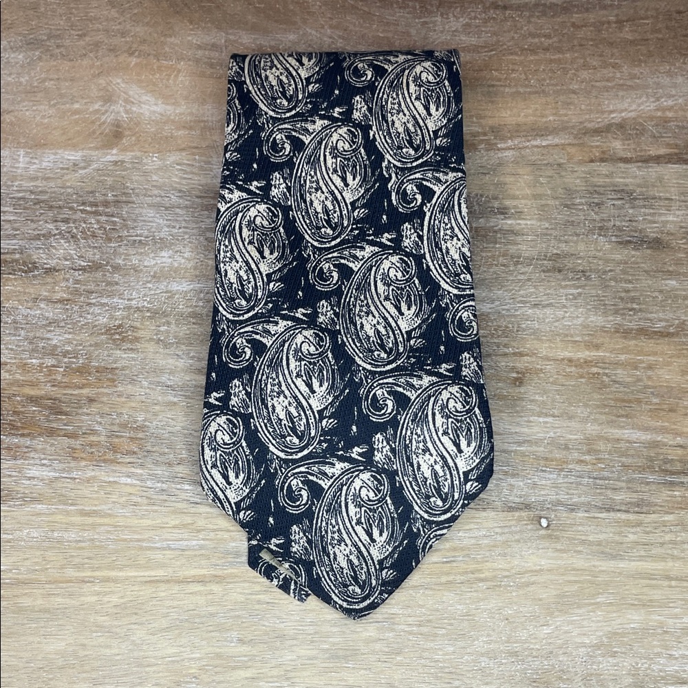 Joseph Abboud Black and Cream Paisley Tie